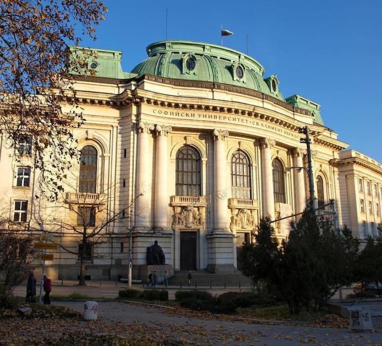 Center 3